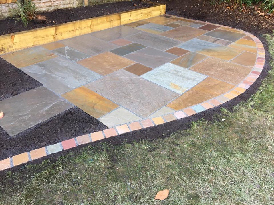 Raj Green Indian Sandstone Patio Kit - Riven