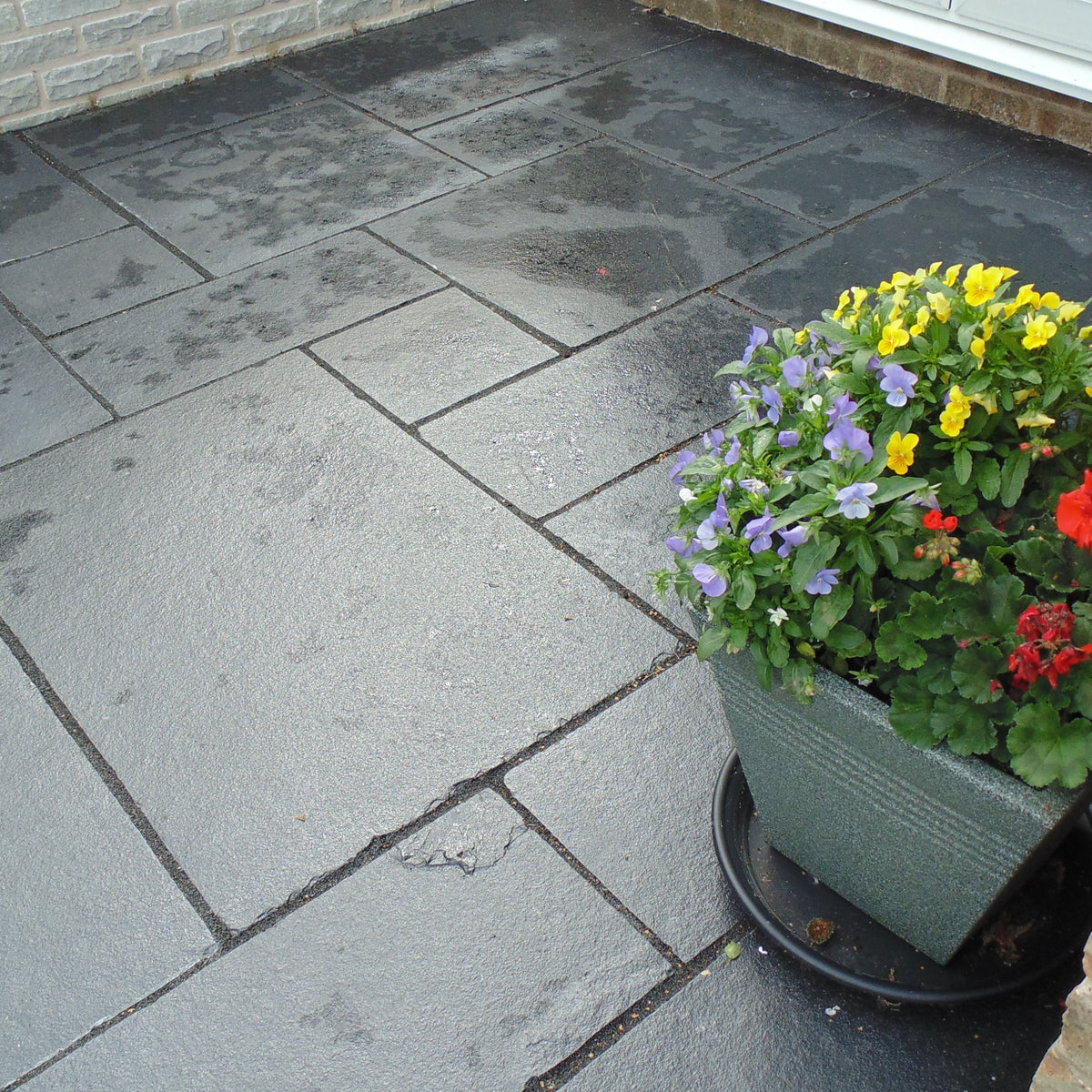 Black Limestone Patio Kit riven Decorative Paving