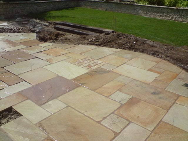 Fossil Mint Indian Sandstone Paving - 900 x 600 mm - Tumbled