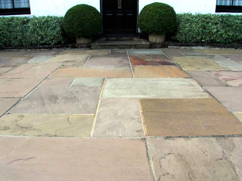 Fossil Mint Indian Sandstone Paving - 600 x 600 mm - Riven